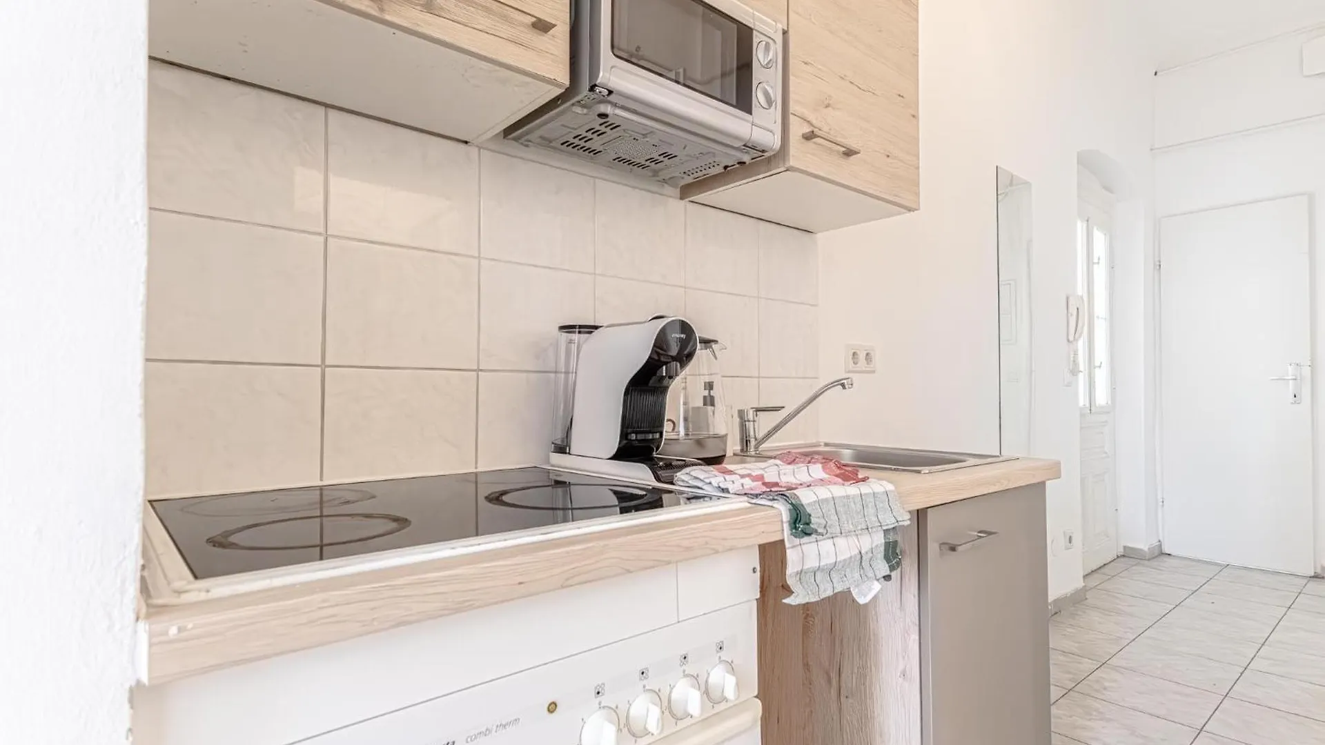Apartment Explore Vienna 2Br And 1Lr Retreat Near Westbahnhof