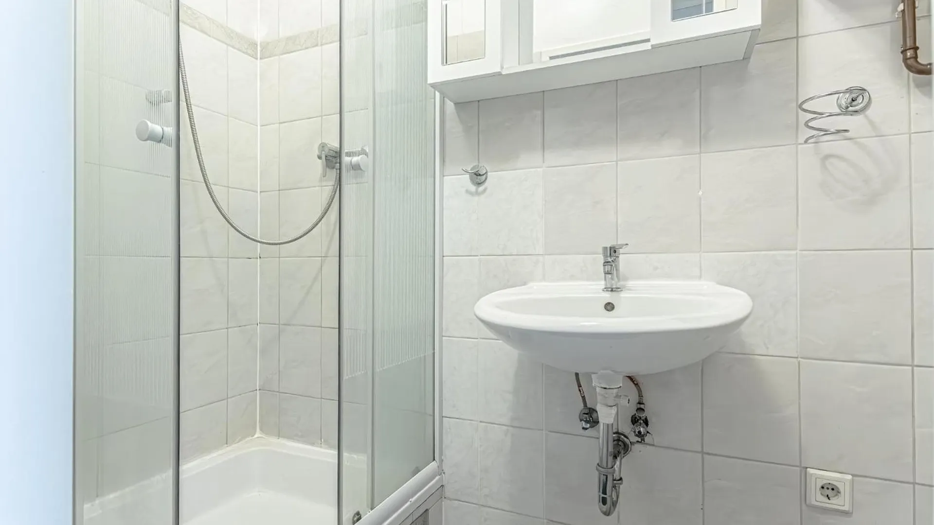 Explore Vienna 2Br And 1Lr Retreat Near Westbahnhof Apartment