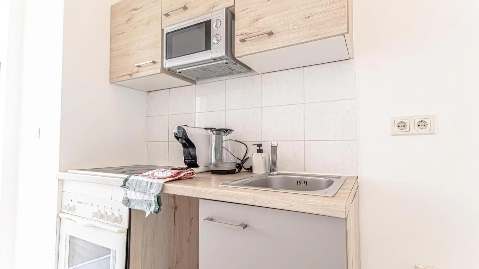 Explore Vienna 2Br And 1Lr Retreat Near Westbahnhof