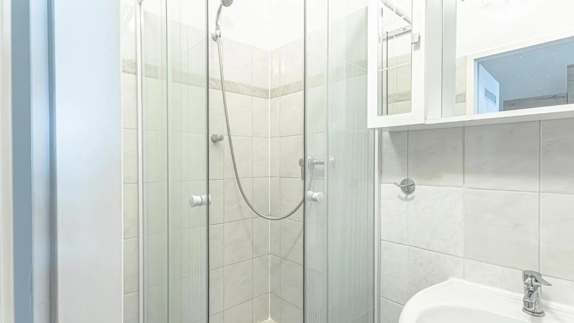 Explore Vienna 2Br And 1Lr Retreat Near Westbahnhof 0*,